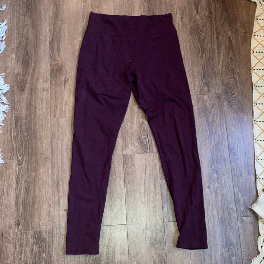 AERIE Chill Play Move Classic Maroon Leggings— Size M— Like New